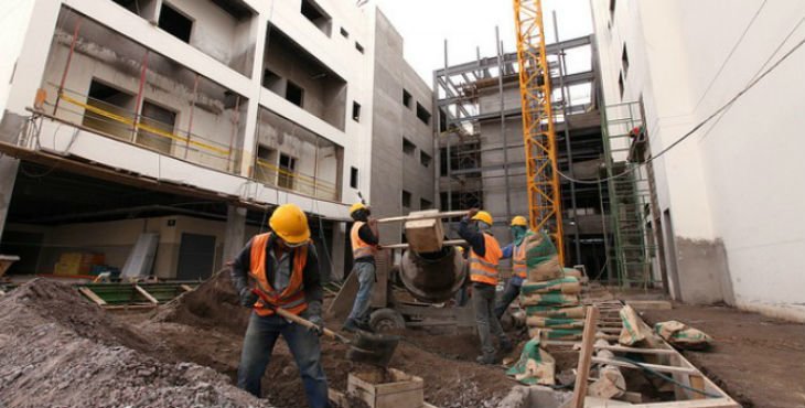 Empresas de construcción y la industria en Baleares reinician operaciones