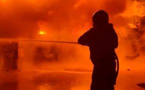 Arde una empresa de plástico por incendio en Mérida incendio en Mérida